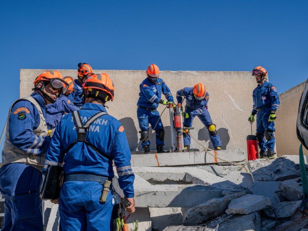 Η Ομάδα της Πολιτικής Άμυνας Λάρνακας σε Δράση στην Άσκηση Έρευνας και Διάσωσης (φώτο)