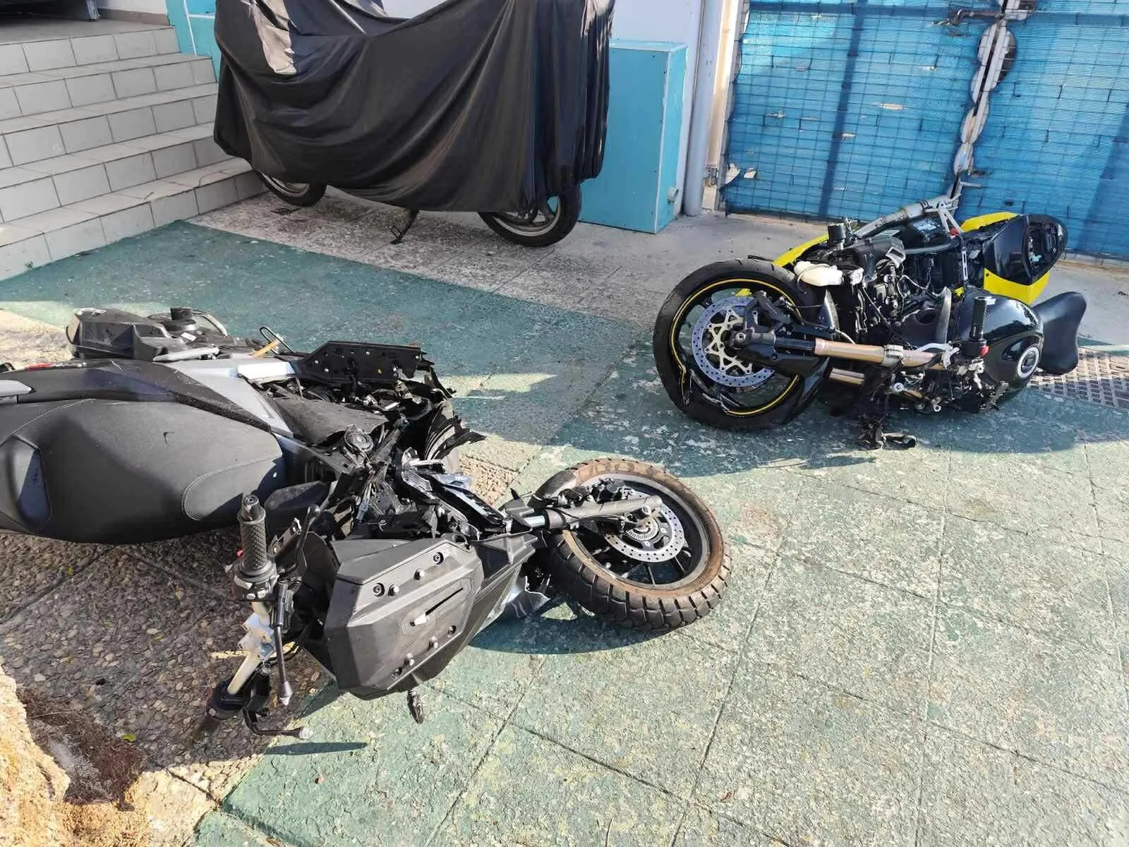 Εικόνες από τη σύγκρουση μοτοσικλετών στην Αγ.Νάπα – Η κατάσταση των τραυματιών