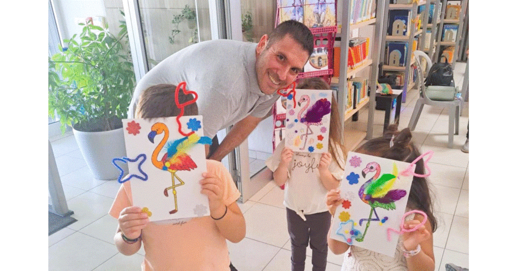 Τα ροζ φλαμίνγκο επισκέφθηκαν την Δημοτική Βιβλιοθήκη Λάρνακας