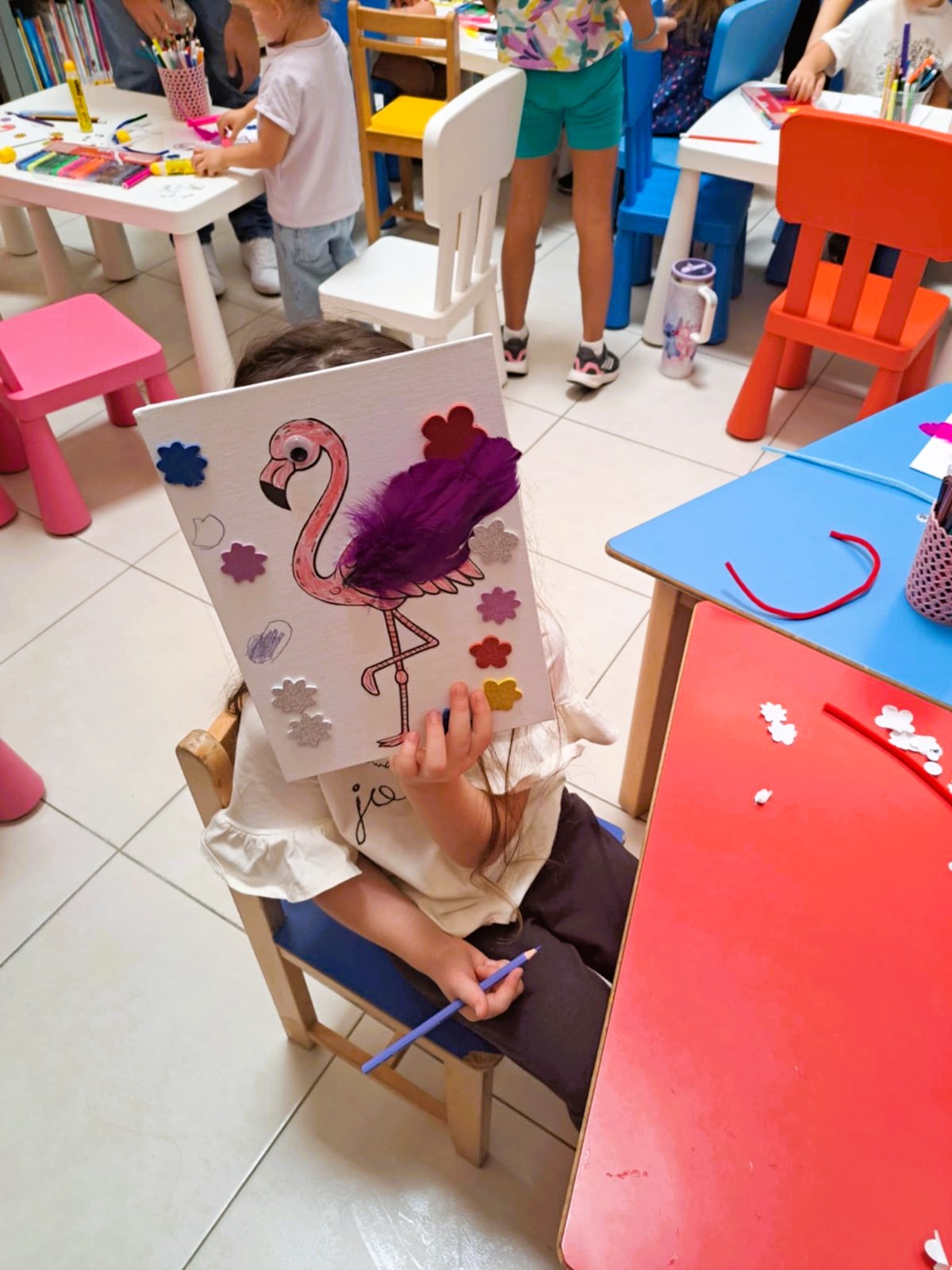 Τα ροζ φλαμίνγκο επισκέφθηκαν την Δημοτική Βιβλιοθήκη Λάρνακας