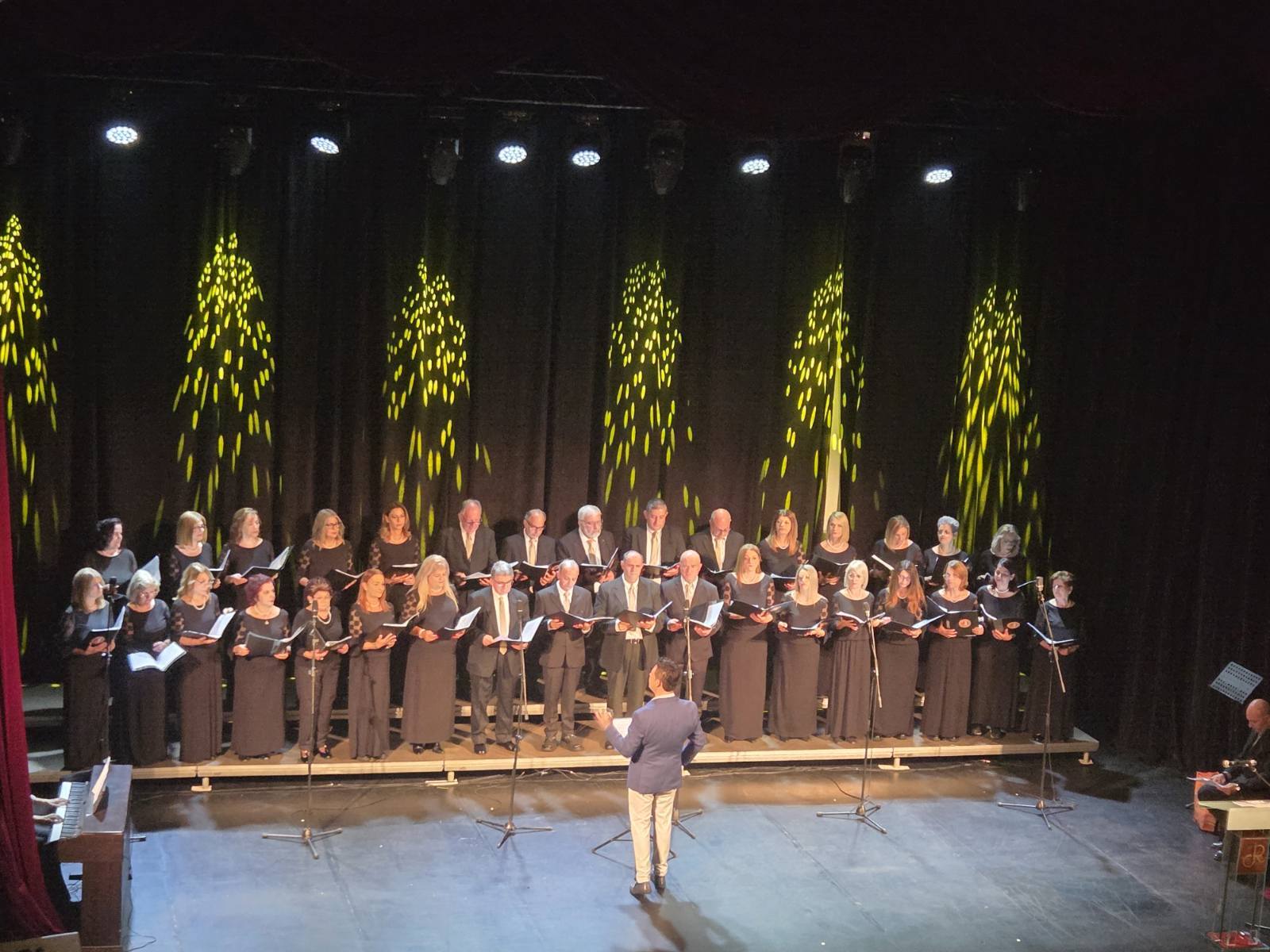 Το Φωνητικό Σύνολο του Δήμου Λάρνακας με τον Μαέστρο του Αντρέα Γερολέμου συμμετείχε στο 13ο Φεστιβάλ Χορωδιών «Πάτρα 2025» (βίντεο – φώτο)