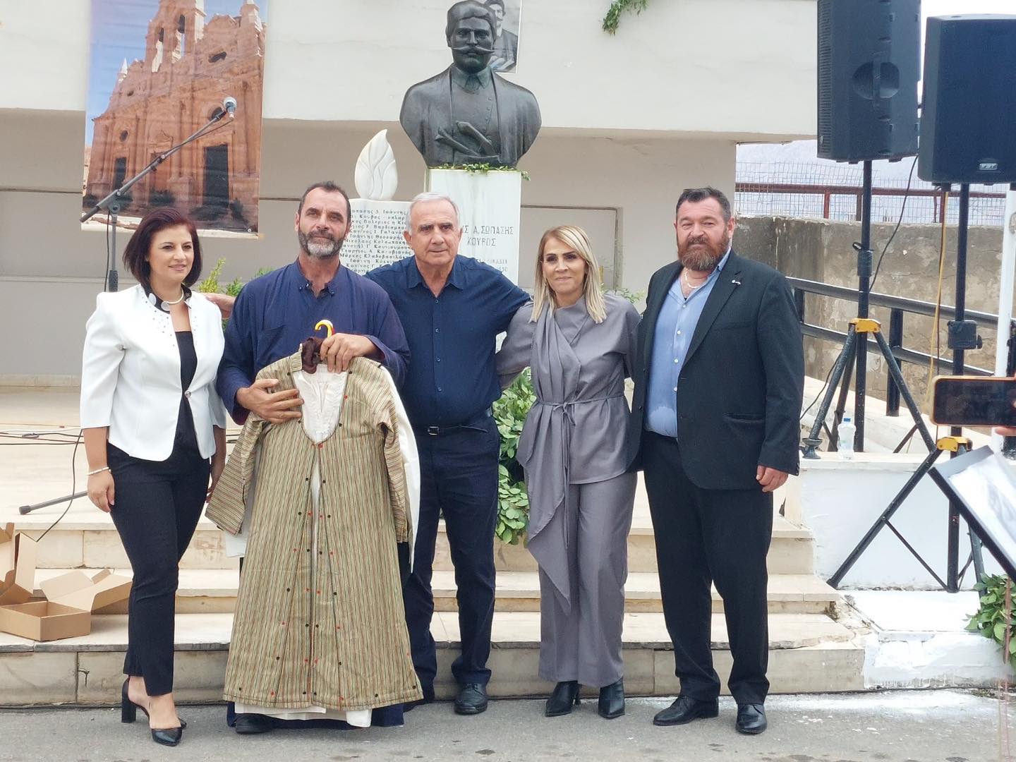 Αντιπροσωπεία του Δ.Δ Λιβαδιών με επικεφαλής τον Αντιδήμαρχο κ. Μάριο Αρμένη στα αδελφοποιημένα Λιβάδια – Μυλοποτάμου Κρήτης (φώτο)