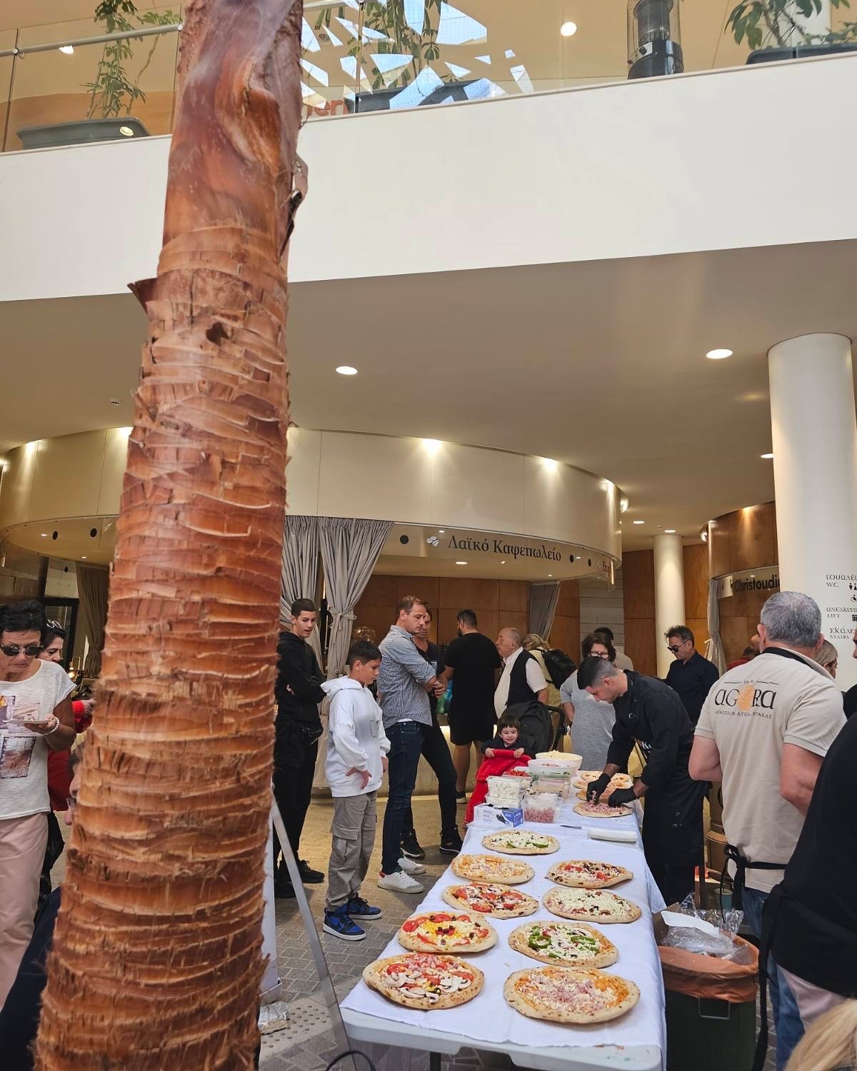 Γεύσεις που ζυμώθηκαν με αγάπη και υλικά από την καρδιά της Δημοτικής Αγοράς της Λάρνακας (φώτο)