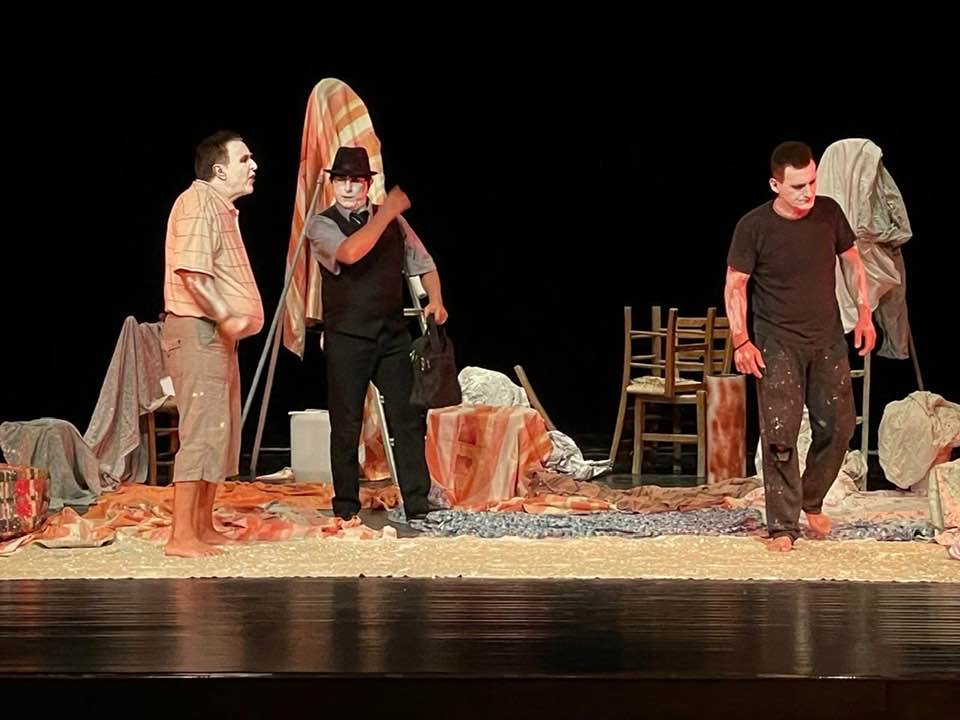 H Μαύρη Κωμωδία του Αρκά «Εχθροί εξ αίματος» στο Δ.Δ. Λιβαδιών Λάρνακας