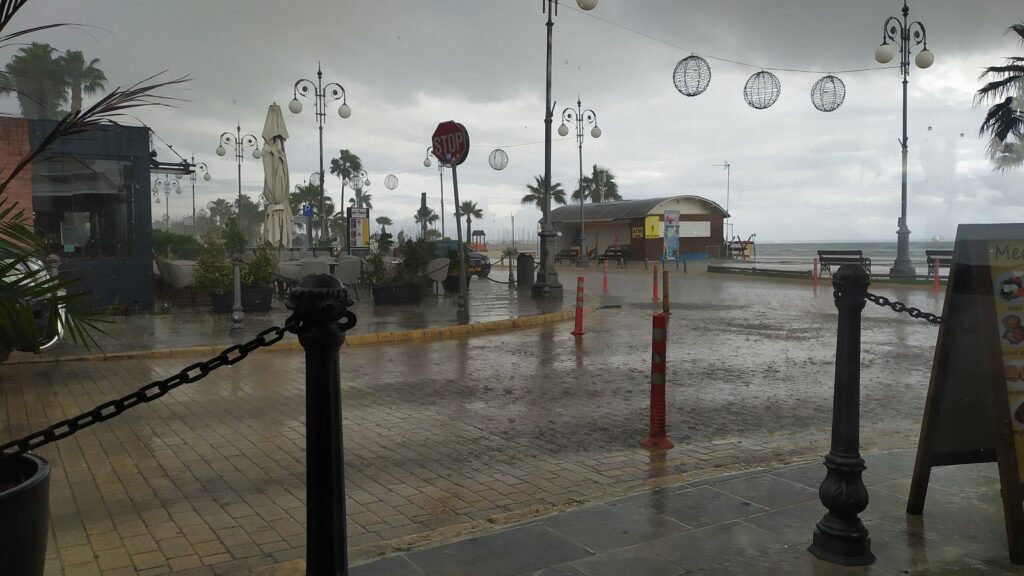 Νέα κίτρινη προειδοποίηση: Ετοιμαστείτε για καταιγίδες και χαλάζι...