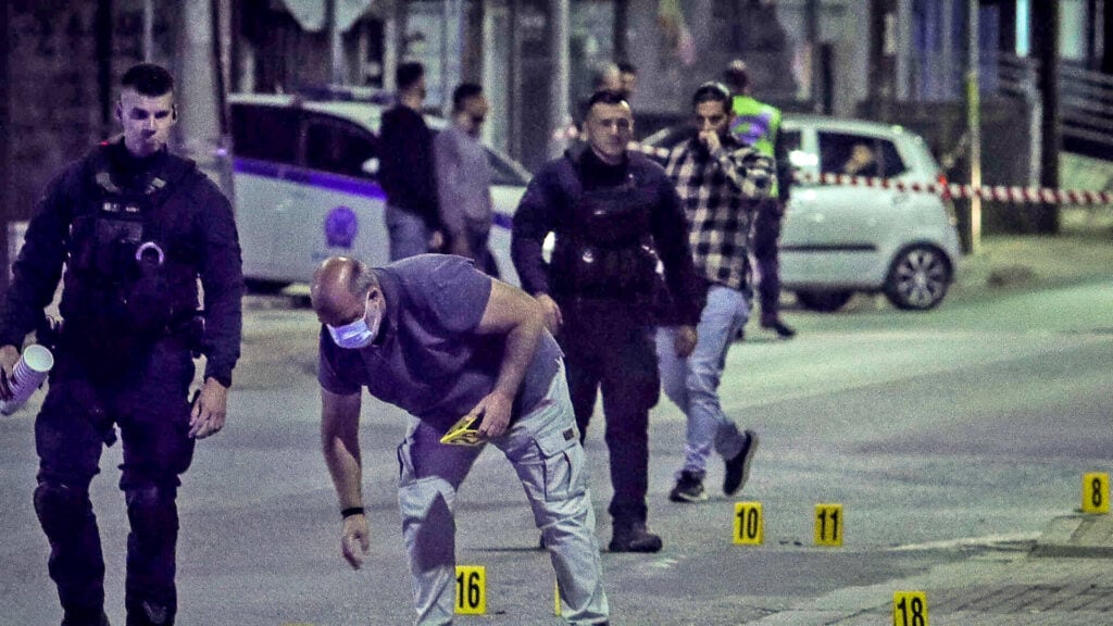 Σκότωσαν τον Γιάννη Λάλα, που είχε κατηγορηθεί για τη δολοφονία Καραϊβάζ – Τον γάζωσαν με καλάσνικοφ σε ξενοδοχείο στην Αράχωβα