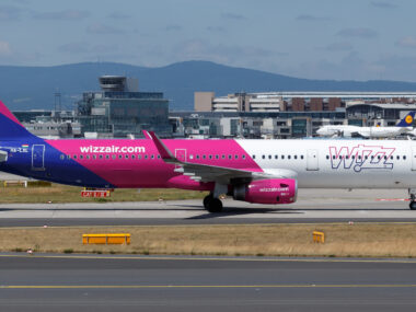 Wizz_Air_Airbus_A321-231_(HA-LXL)_at_Frankfurt_Airport_(2)