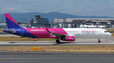Wizz_Air_Airbus_A321-231_(HA-LXL)_at_Frankfurt_Airport_(2)