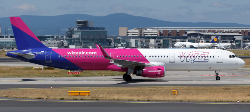 Wizz_Air_Airbus_A321-231_(HA-LXL)_at_Frankfurt_Airport_(2)