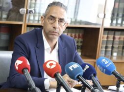 b_aggelidessinentevksi