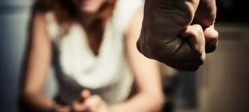 endooikogeniaki_via_kakopoihsh-thumb