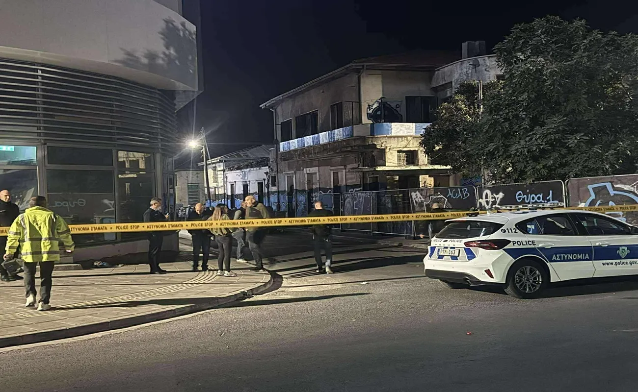 Χειροπέδες σε 19χρονο και 21χρονο για τα άγρια επεισόδια έξω από το σωματείο του Απόλλωνα