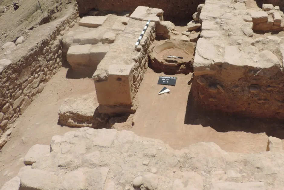 Μεσαιωνικός ναός και εργαστήριο κεραμικής ανακαλύφθηκαν σε Κοφίνου – Μενόγεια