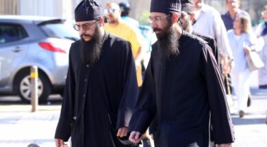 monaxoi-moni-avvakoum-2048×1365-1-696×464