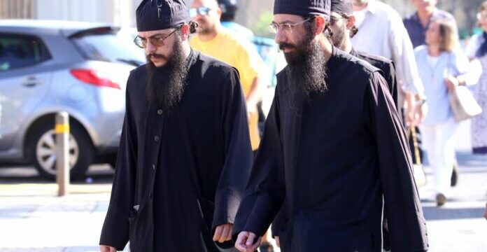 monaxoi-moni-avvakoum-2048×1365-1-696×464