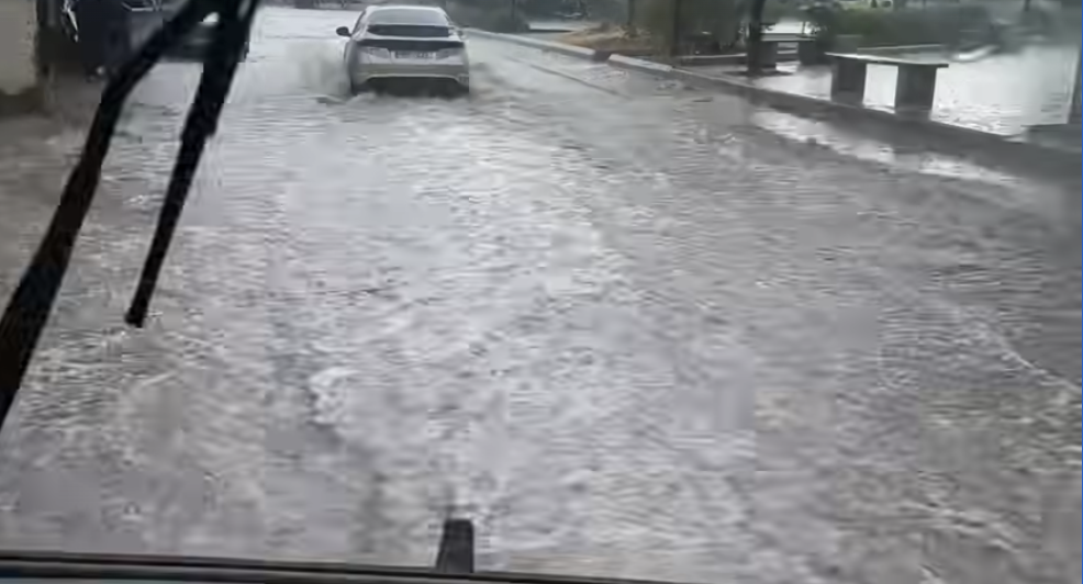 Κακοκαιρία-έκπληξη: Χαλάζι στη Λάρνακα, πλημμύρες στην Αμμόχωστο