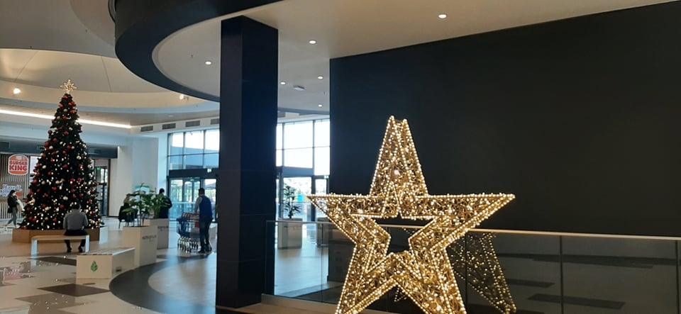 Τι ώρα κλείνουν αύριο, 31 Δεκεμβρίου τα καταστήματα και πώς διαμορφώνεται το ωράριο τους για τις επόμενες μέρες