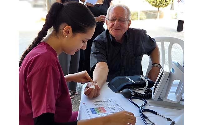 Η Κινητή Ιατρική Μονάδα Παν. Λευκωσίας σε συνοικισμούς της επαρχίας Λάρνακας