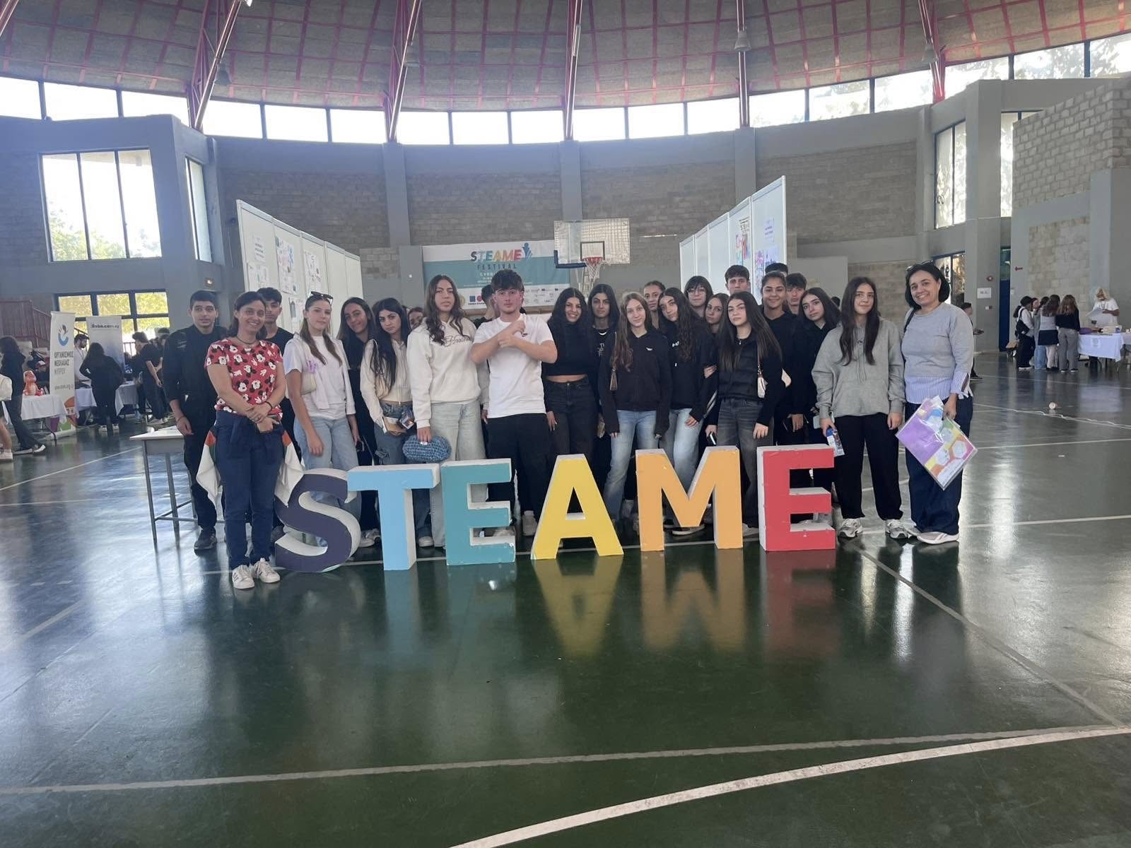 Ομάδα παιδιών από το Περιφερειακό Λύκειο Λιβαδιών στο διαγωνισμό CYPRUS STEAME FESTIVAL 2025 (φώτο)