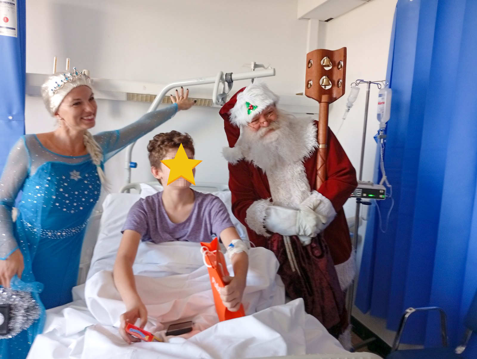 Το Γενικό Νοσοκομείο Λάρνακας γέμισε με τη μαγεία των Χριστουγέννων  (φώτο)