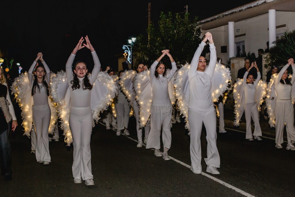Στο πνεύμα των γιορτών και ο Δήμος Δρομολαξιάς - Μενεού  (φώτο)