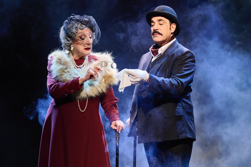 Η θεατρική διασκευή του μυθιστορήματος “Έγκλημα στο Όριεντ Εξπρές” έρχεται στο Δημοτικό Θέατρο Λάρνακας Γ. Λυκούργος