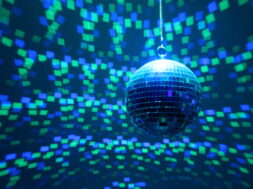 Mirrored_Disco_Ball_with_Light_and_Motor