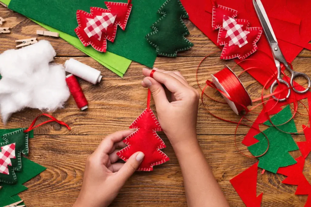 Φτιάχνουμε χριστουγεννιάτικα στολίδια σε αυτό το ιδιαίτερο workshop για καλό σκοπό!