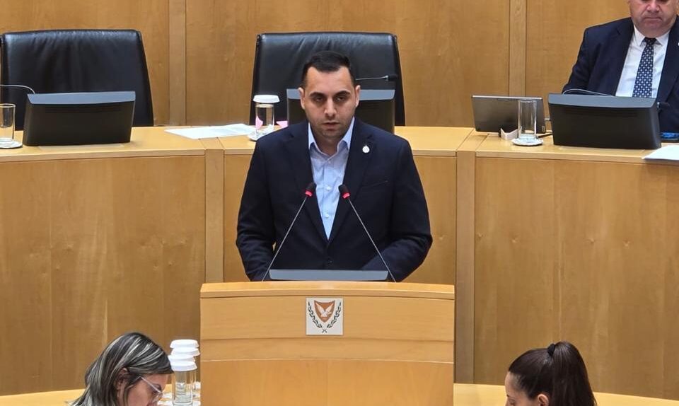 Ανδρέας Αποστόλου στη Βουλή: Πολιτική ευθύνης απέναντι στους πολίτες – Υλοποίηση 10 πράξεων για το 2025