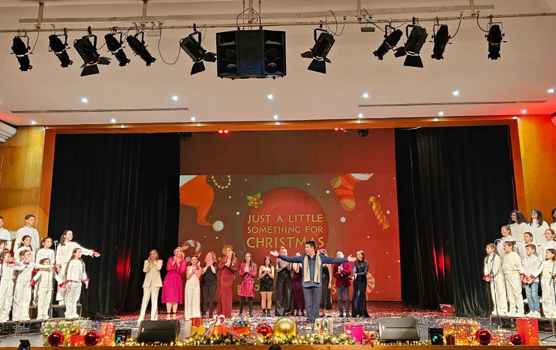 Μουσική μαγεία από το Ωδείο Ανδρέα Γερολέμου στη Χριστουγεννιάτικη Παράσταση «Just a Little Something for Christmas»