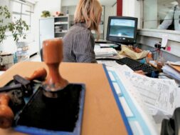 b_bbbdimosiaypiresia1000