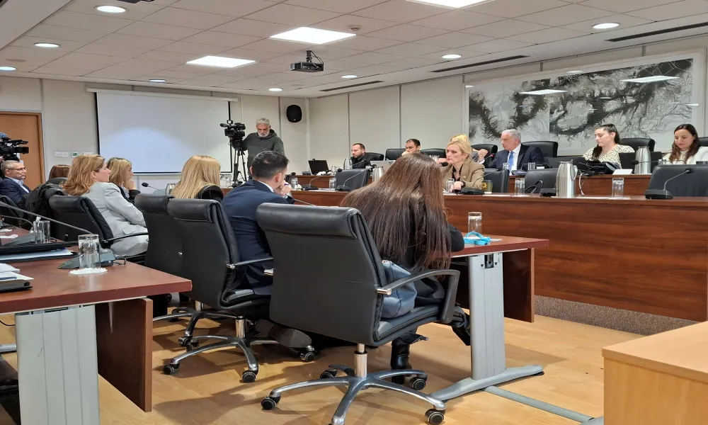 Προς αναθεώρηση ο νόμος για τις διαδηλώσεις – Ταύτιση απόψεων Υπουργείου Δικαιοσύνης και Ειρήνης Χαραλαμπίδου