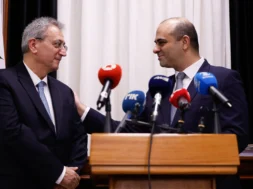 doc202512089510824mol_handover_8_of_11-thumb