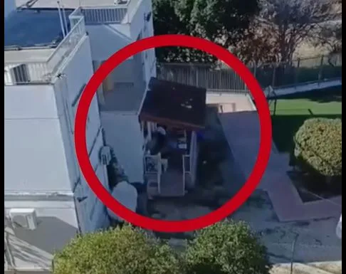 Σάλος με ανήλικο έξω από δομή: «Βοήθεια, θέλω τη μάμα μου»- Τι απαντούν οι ΥΚΕ