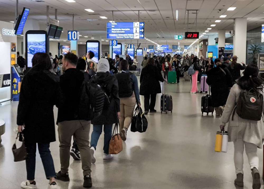 Αυξημένη κίνηση στα κυπριακά αεροδρόμια την εορταστική περίοδο