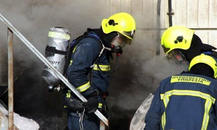 Πυρκαγιά σε οροφή οικίας στη Λευκωσία, από καπνοδόχο τζακιού ξεκίνησε η φωτιά