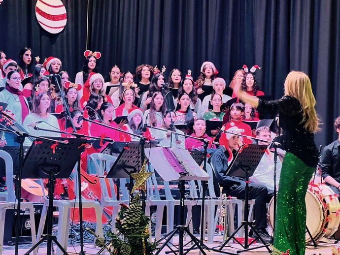 Χριστουγεννιάτικη συναυλία “Μια νύκτα γεμάτη ευχές που γίνονται τραγούδια” από το Μουσικό Σχολείο του Λυκείου Αγίου Γεωργίου Λάρνακας