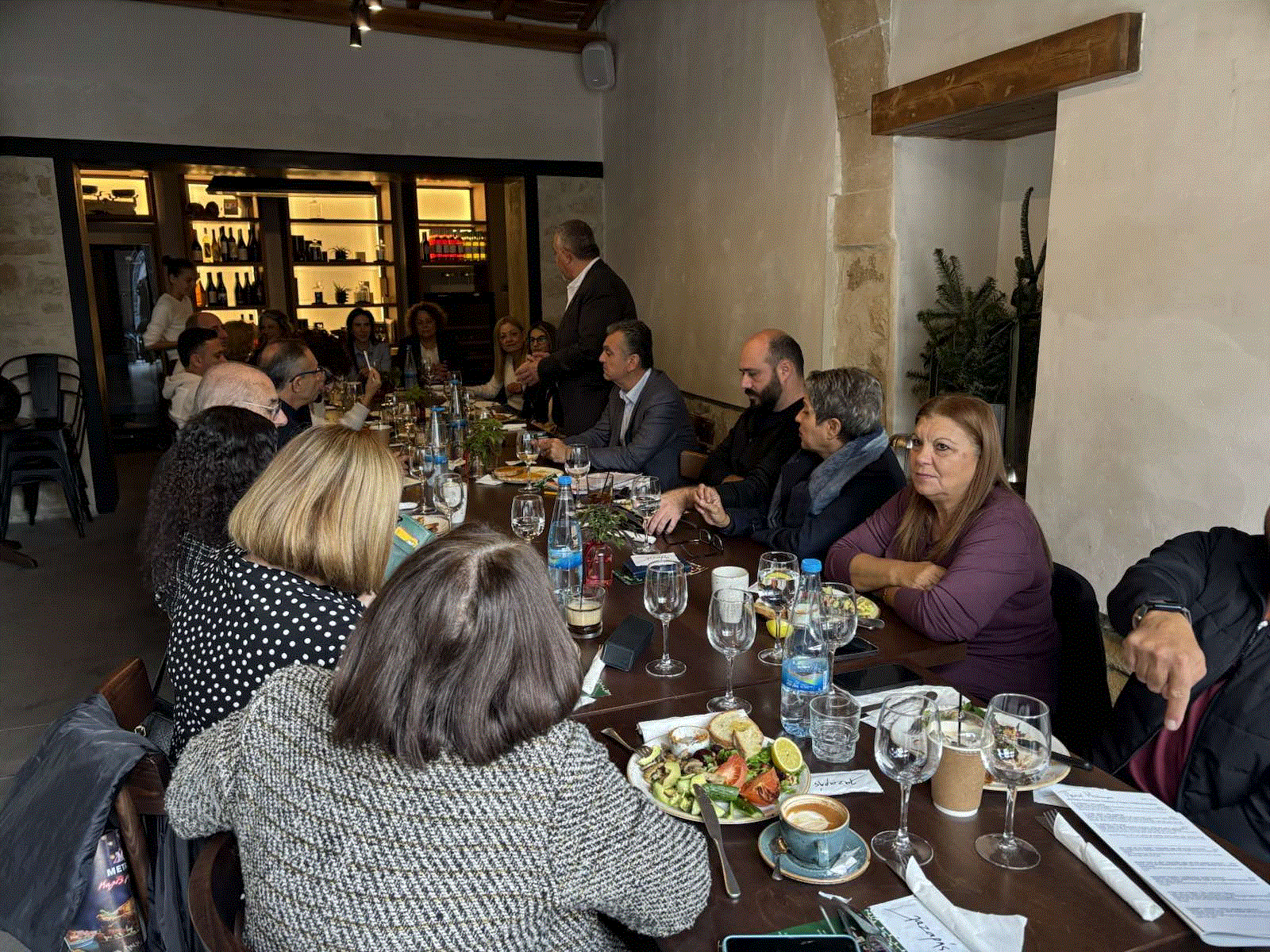 Συνάντηση του Προέδρου του ΕΟΑ Λάρνακας κ. Άγγελου Χατζηχαραλάμπους με δημοσιογράφους (φώτο)