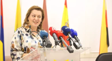 ΥΠΟΥΡΓΟΣ ΠΑΙΔΕΙΑΣ 0