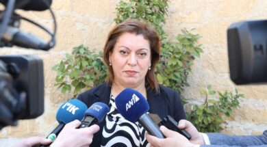 ΥΠΟΥΡΓΟΣ ΠΑΙΔΕΙΑΣ 6