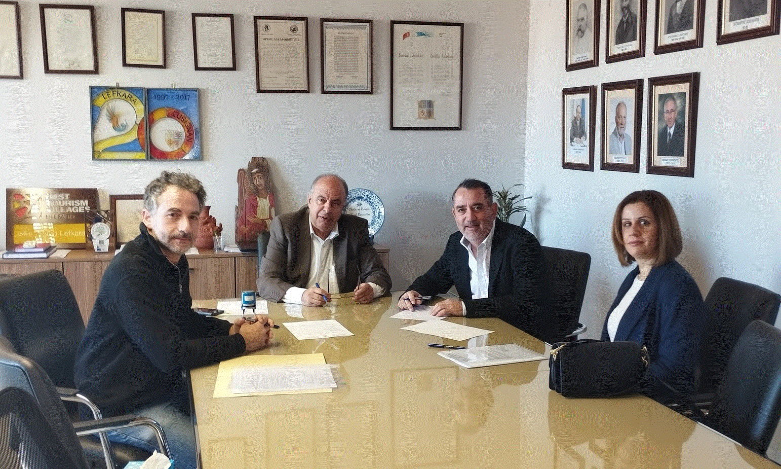 Έ&pi;&epsilon;&sigma;&alpha;&nu; &omicron;&iota; &upsilon;&pi;&omicron;&gamma;&rho;&alpha;&phi;έ&sigmaf; &sigma;&tau;&omicron; &Delta;ή&mu;&omicron; &Lambda;&epsilon;&upsilon;&kappa;ά&rho;&omega;&nu; &gamma;&iota;&alpha; &tau;&eta;&nu; &epsilon;&kappa;&tau;έ&lambda;&epsilon;&sigma;&eta; &tau;&omicron;&upsilon; έ&rho;&gamma;&omicron;&upsilon; &sigma;&upsilon;&nu;&tau;ή&rho;&eta;&sigma;&eta;&sigmaf; &tau;&omicron;&upsilon; &Omicron;&delta;&iota;&kappa;&omicron;ύ &Delta;&iota;&kappa;&tau;ύ&omicron;&upsilon; &pi;&rho;&omega;&tau;&alpha;&rho;&chi;&iota;&kappa;ή&sigmaf; &sigma;&eta;&mu;