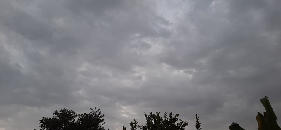 Συννεφιασμένος σήμερα ο καιρός – Βροχές από Πέμπτη