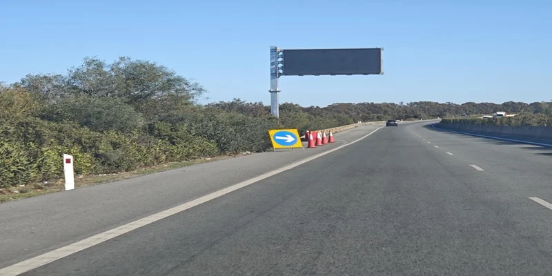 Πώς θα λειτουργούν οι νέες ηλεκτρονικές ταμπέλες στον αυτοκινητόδρομο (ΒΙΝΤΕΟ)