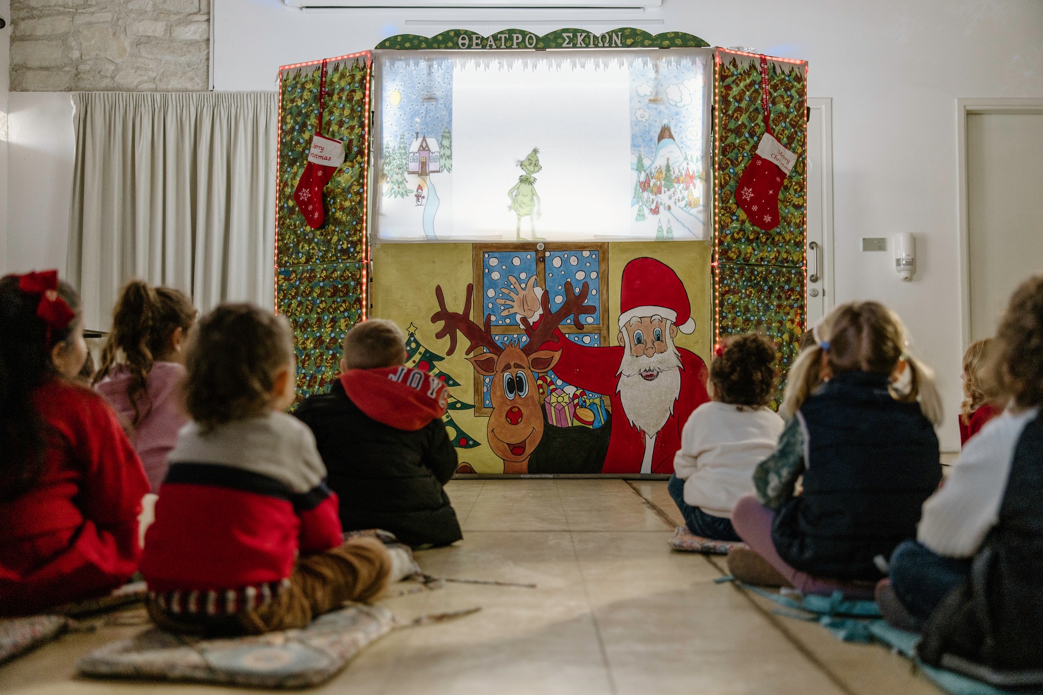 Με επιτυχία η παιδική εκδήλωση «Τα Χριστούγεννα του Γκρινιάρη» στο Δήμο Αραδίππου  (φώτο)