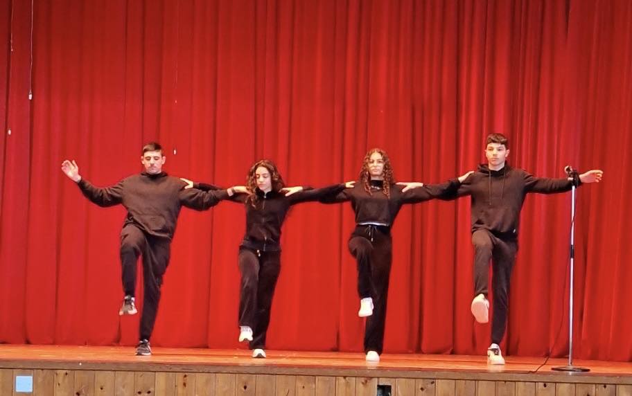 Ενδοσχολική γιορτή αφιερωμένη στην Ημέρα Μνήμης του Εθνάρχη Μακαρίου Γ΄πραγματοποιήθηκε στο Περιφερειακό Γυμνάσιο Ξυλοτύμβου (φώτο)