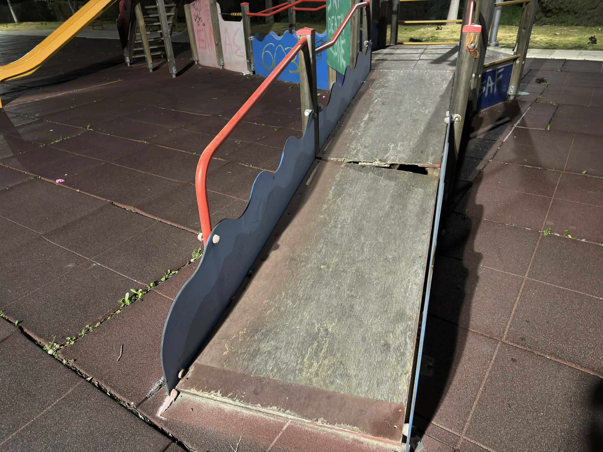 Αποκαρδιωτική η εικόνα στο Πάρκο Ίσων Ευκαιριών στη Φανερωμένη Λάρνακας  (φώτο)