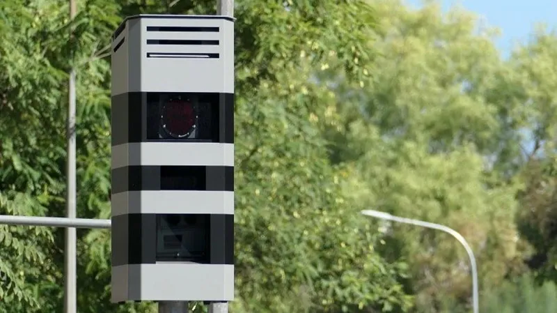 Σκέψεις για εγκατάσταση καμερών με AI – 270.000 καταγγελίες το 2025