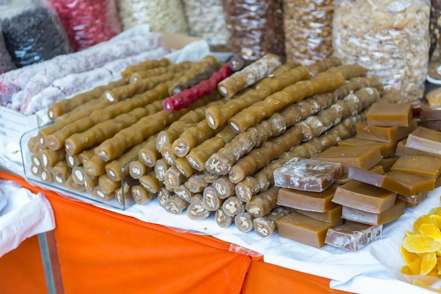 Tα 140 παραδοσιακά φεστιβάλ σε αγαπημένα χωριά για το 2026