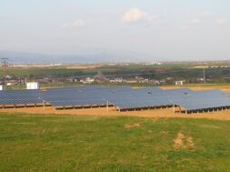 fotoboltaiko-parko-500kW-me-Amerisolar-310W-PERC-kai-inberters-Goodwe