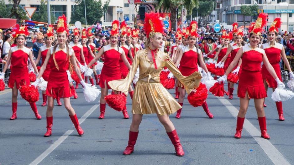 Απόκριες 2026: Πότε ανοίγει το Τριώδιο και πότε θα γιορτάσουμε Τσικνοπέμπτη και Καθαρά Δευτέρα